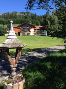 A garden outside Sonnleiten - Guggerhof - Villa Sonnenwies