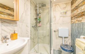 Kúpeľňa v ubytovaní Stone House Knez + 37 fotografií