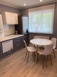 Η κουζίνα ή μικρή κουζίνα στο NEW!! Melluzi Appartment +15 φωτογραφίες