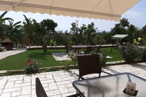 A garden outside Estella sorelle 1