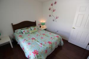 Φωτογραφία από το άλμπουμ του Bursting with Sunshine Pool Home S & G home σε Inverness +6 φωτογραφίες