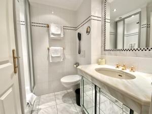 A bathroom at Villa Turnerwirt