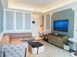 TV a/nebo společenská místnost v ubytování Jin Bei Palace Hotel