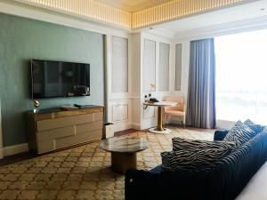 TV a/nebo společenská místnost v ubytování Jin Bei Palace Hotel