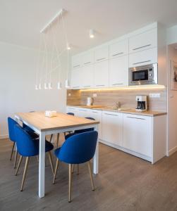 Kuchnia lub aneks kuchenny w obiekcie Apartos Sailor - Luxury Apartments