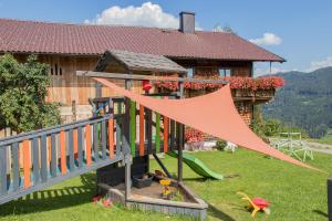 Herní místnost nebo prostor pro děti v ubytování Landhaus Hochkönig