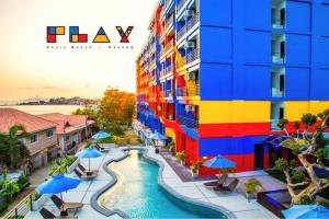 Bazén v ubytování Play Phala Beach Rayong nebo v jeho okolí