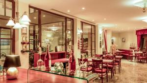 Posezení v ubytování Hotel Tihany Átrium