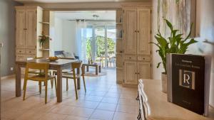 Fotografie z fotogalerie ubytování Mare appart avec jardin et bbq vue mer et montagne plage et port à 2 pas v destinaci Calvi