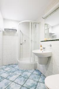 Kúpeľňa v ubytovaní Hotel Wersal + 36 fotografií