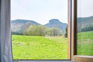 A general mountain view or a mountain view taken from a vendégházakat