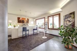 Kuchyň nebo kuchyňský kout v ubytování Hotel Alba Roma