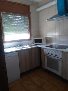 Kuchyň nebo kuchyňský kout v ubytování Villa Ingrid Costa Brava