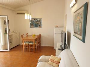 Kuchyň nebo kuchyňský kout v ubytování Apartments Kuzmanic