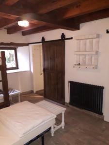 Albergue o Xistral客房内的一张或多张床位