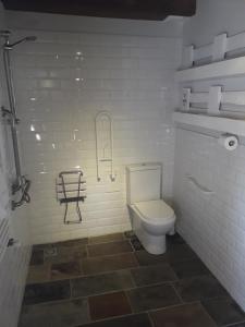 Albergue o Xistral的一间浴室