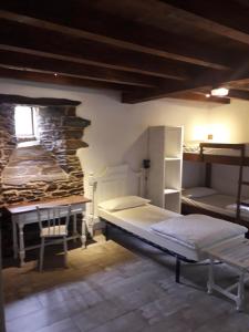 Albergue o Xistral客房内的一张或多张床位