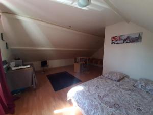 Postel nebo postele na pokoji v ubytování Bienvenue chez les GIBBS!