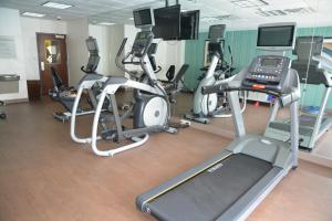 Fitness centar i/ili fitness sadržaji u objektu Holiday Inn Express & Suites Caryville, an IHG Hotel