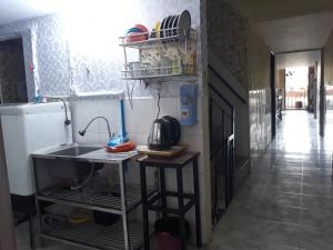 Cucina o angolo cottura di Vanny's Peaceful Guesthouse