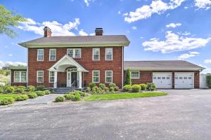 Gallery image of Grand LaFollette Home with View and Covered Patio! in La Follette