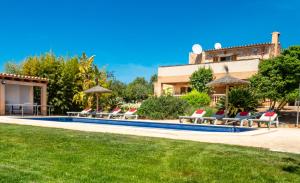 Basen w obiekcie Finca SON PERIS by Mallorca Villa Selection lub w pobliżu