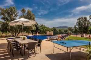 Bazén v ubytování Finca ANGOIXES by Mallorca Villa Selection nebo v jeho okolí