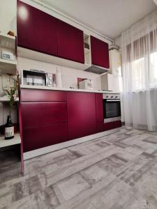 Кухня или мини-кухня в Marsala Apartment - Brilliant Apartments
