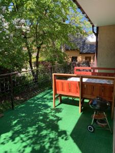 Vonkajšia záhrada v ubytovaní Apartamencik Centrum