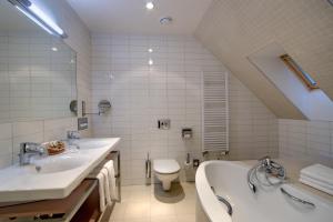 Koupelna v ubytování Clarion Grandhotel Zlaty Lev