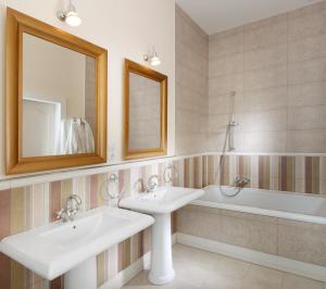 Koupelna v ubytování Clarion Grandhotel Zlaty Lev