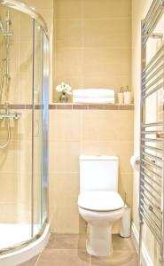 A bathroom at Harrogate Boutique Apartments - Self Contained Apartments 
