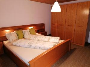 Posteľ alebo postele v izbe v ubytovaní Ferienhaus Schöpf - Die Hoamat