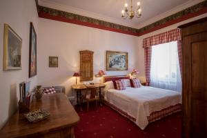 Postel nebo postele na pokoji v ubytování Hotel Der Kleine Prinz + 37 fotografií