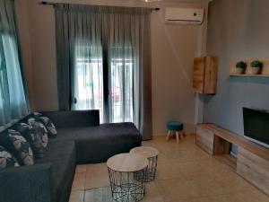 A seating area at Green Island Residence