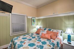 Foto da galeria de Luxe Home with Backyard Paradise, 1 Mi to Beach! em Delray Beach