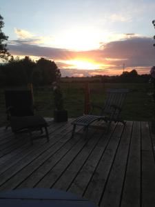 Východ nebo západ slunce při pohledu z bed and breakfast nebo okolí