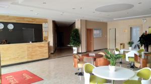 Lobby o reception area sa 7Days Premium Guyuan Beijing Road Branch
