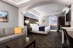 Gallery image of Days Inn & Suites by Wyndham Houston Hobby Airport in Houston