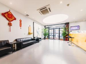 Gallery image of 7Days Premium Zhengzhou Fangte Green Expo Park Branch in Zhengzhou +25 photos