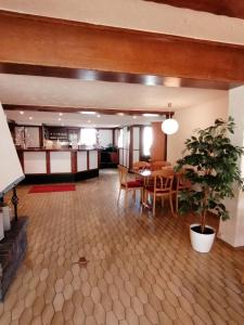 Kuchyň nebo kuchyňský kout v ubytování Hotel zur Post