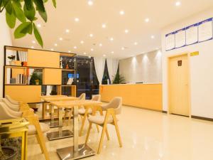 Fotografie z fotogalerie ubytování 7Days Premium Deyang Zhongjiang Chengbei Passenger Station Branch v destinaci Deyang