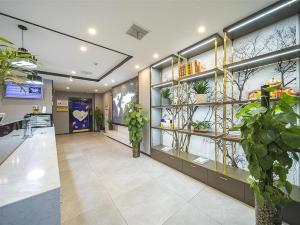 Lobbyn eller receptionsområdet på 7Days Premium Changsha Yuelu Shanhu Branch