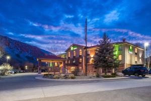 Gallery image of Holiday Inn Express Glenwood Springs Aspen Area, an IHG Hotel in Glenwood Springs