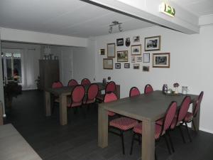 Reštaurácia alebo iné gastronomické zariadenie v ubytovaní Hoeve de Mertel