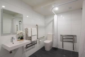 Koupelna v ubytování Koura Apartments Central Queenstown + 24 fotografií