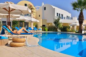 Bazén v ubytování Tamarix Del Mar Suites nebo v jeho okolí