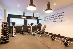 Fitness centrum a/nebo fitness zařízení v ubytování The James Rotterdam