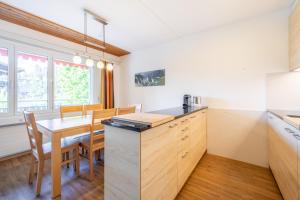 LAAX Homes - Val Signina 4-8 tesisinde mutfak veya mini mutfak