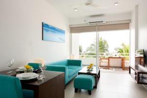 A seating area at The Beach Apartments